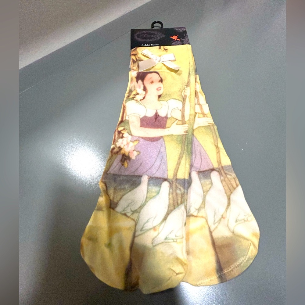 Brand New Vintage Disney Snow White Ankle Socks.  🧦 Stunning 😍